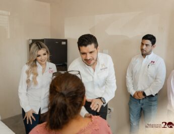 Matamorenses reciben vivienda digna de manos del alcalde Beto Granados