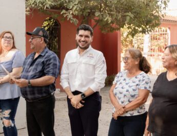 Beto Granados da banderazo de arranque a la pavimentación de la calle Ingenieros en la colonia Alberto Carrera Torres